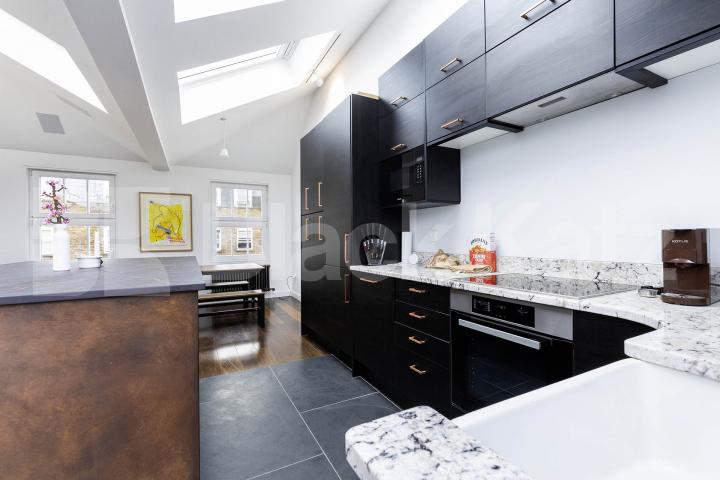 Spacious 4 bed 2 bath set in a period conversion close to Euston St  Drummond Street, Camden / Euston